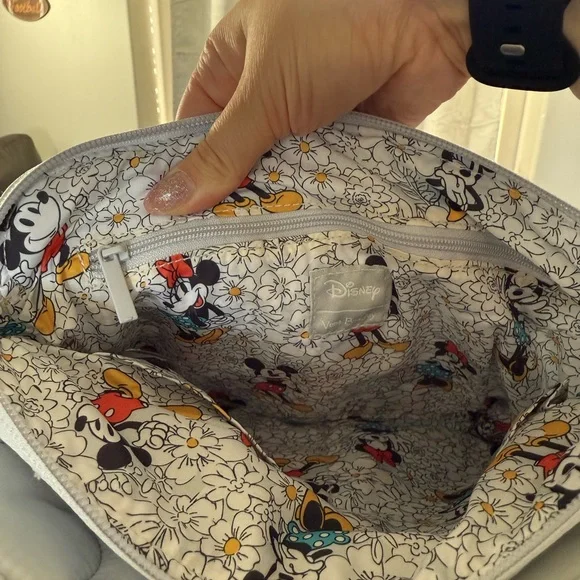 NWT Vera Bradley Disney Shoulder Bag - Picture 6 of 8